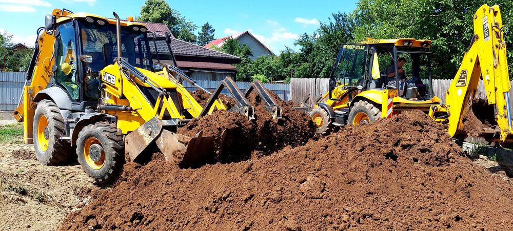 inchirieri buldoexcavator cu picon, excavari ,demolari , defrisari