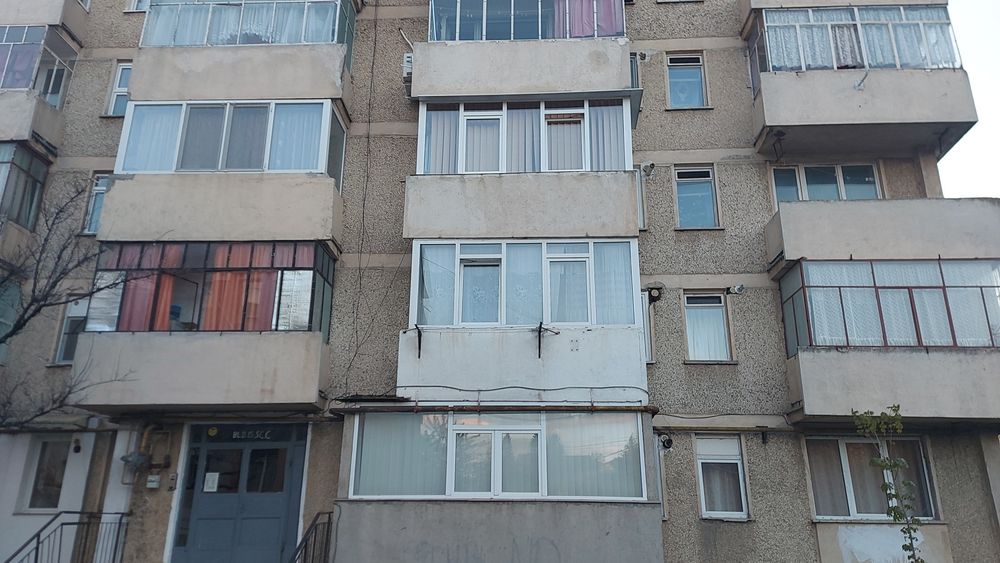 Vand apartament cu o camera, 30m2 utili, etaj 1
