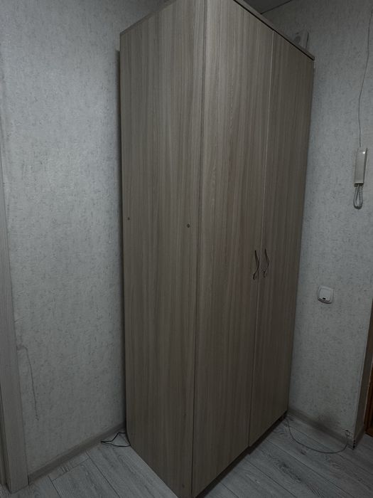 Продам зеркало и шкаф