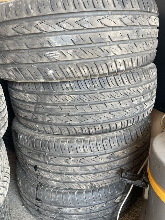 Anvelope 18 SUV Vară 225/55/18 stare foarte buna