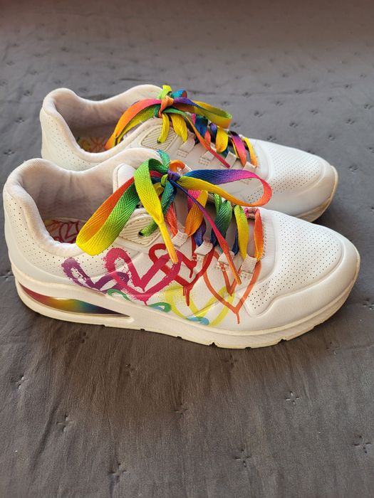 Adidasi Skechers nr 36