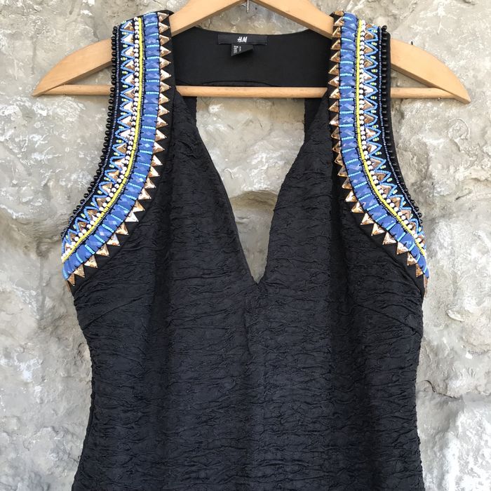 Страхотна рокля с камъни