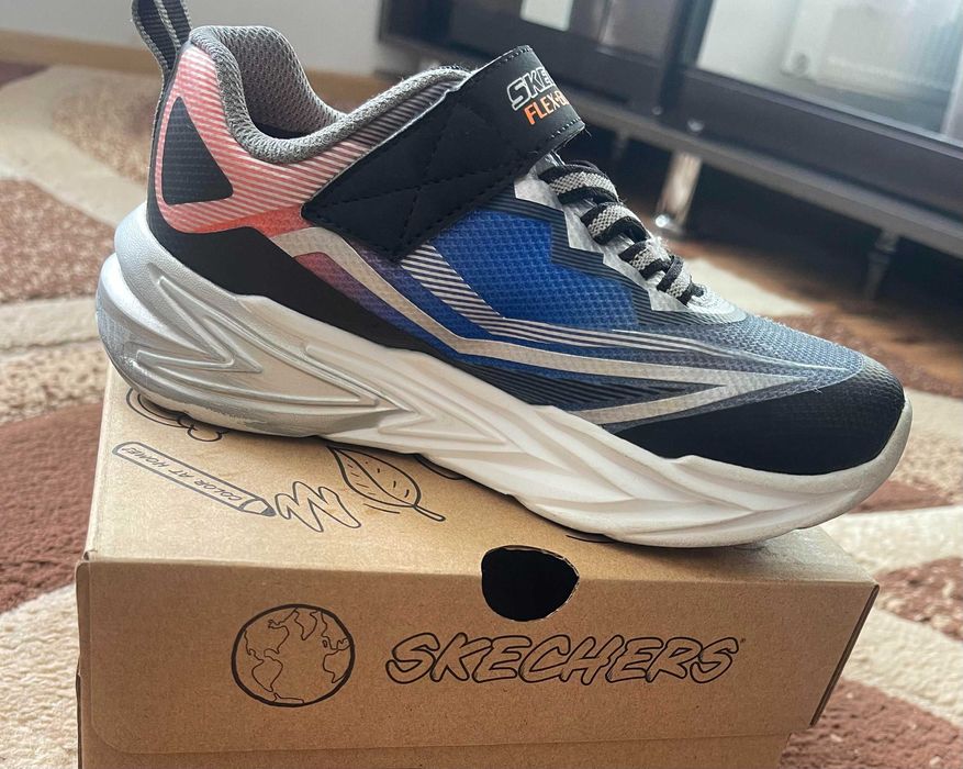Adidasi Skechers copii
