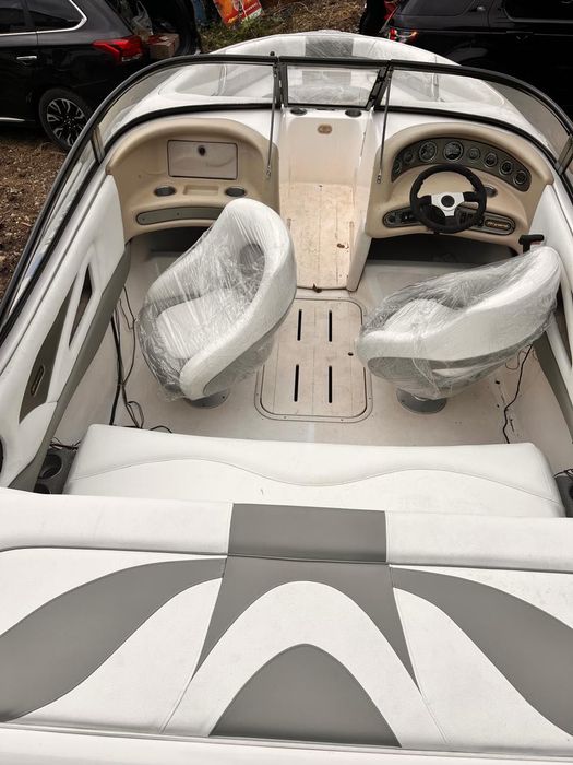Vând o barcă Bowrider 2008 BRYANT 190 DC cu Mercruiser 4.3 MPI cu Peridoc +40721780984 ALIN