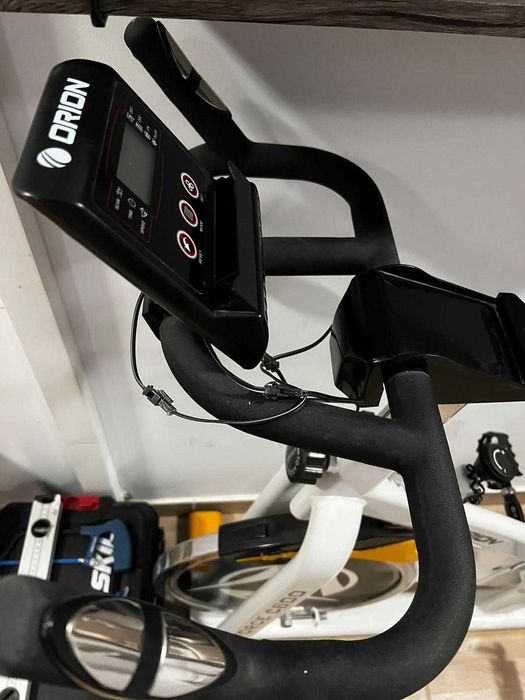 Bicicleta spinning ORION Force C600 cu volanta 18kg