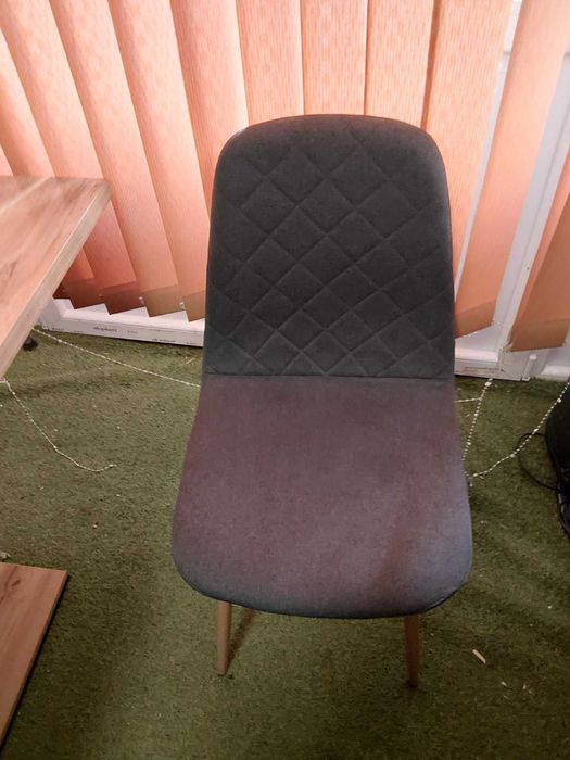 Маса с четири стола