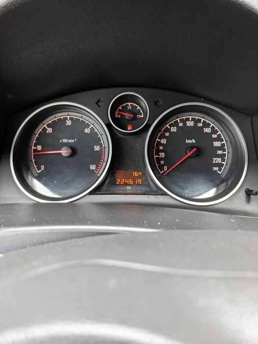 Opel Astra H 1.9 DTI 120CP