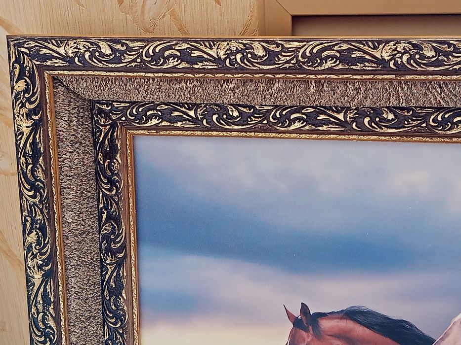 Большая картина с рамкой