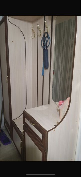 Продаю прихожи гарнитур