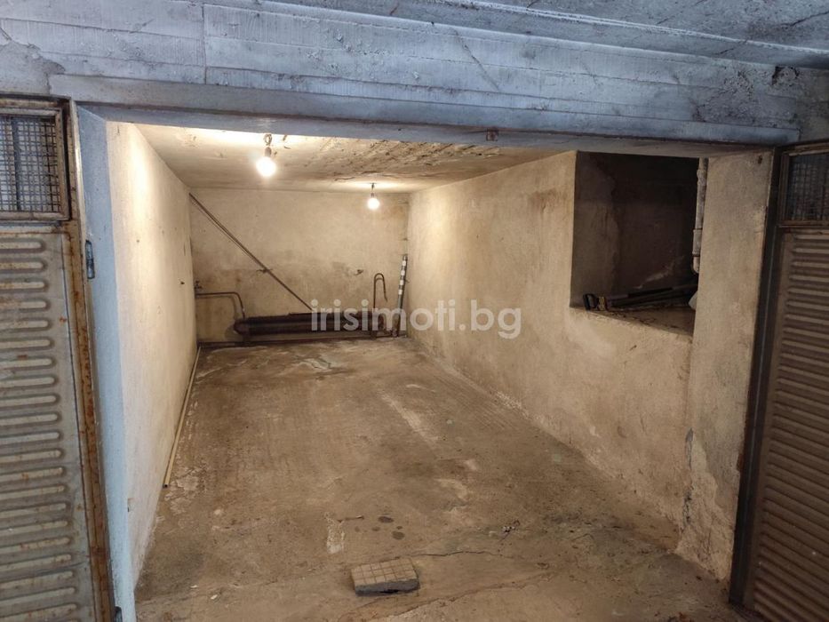 Дава се под наем Гараж / Паркомясто в София, Център - 17 кв.м за 153 € - Снимка #4