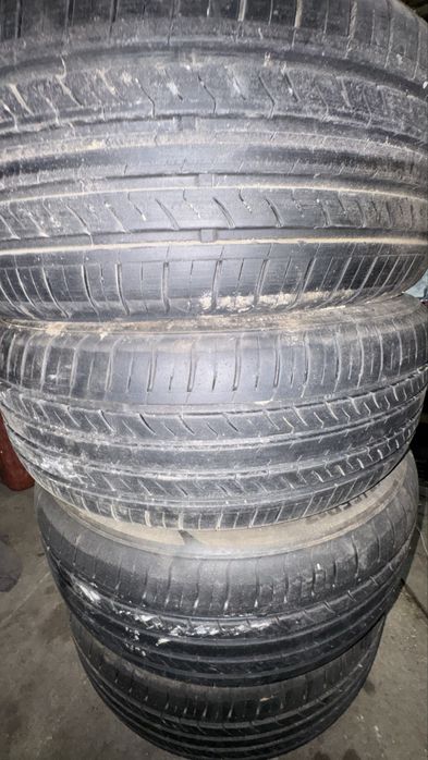 Продам Шины 215-55 R17