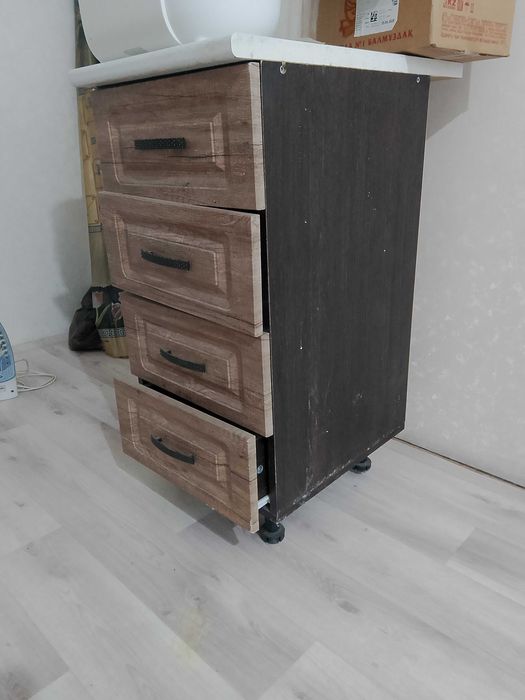 Продаётся кухонный пинал за 5000