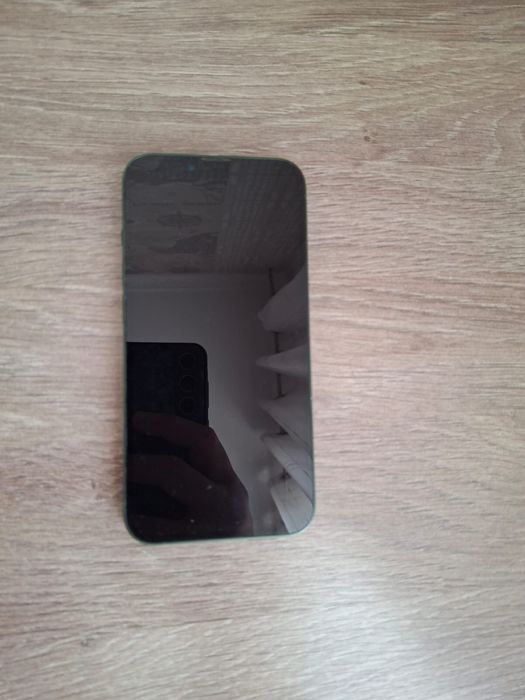 Продам Iphone 13