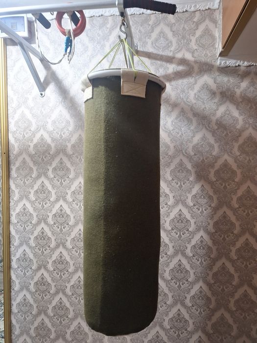 Продам боксерскую грушу