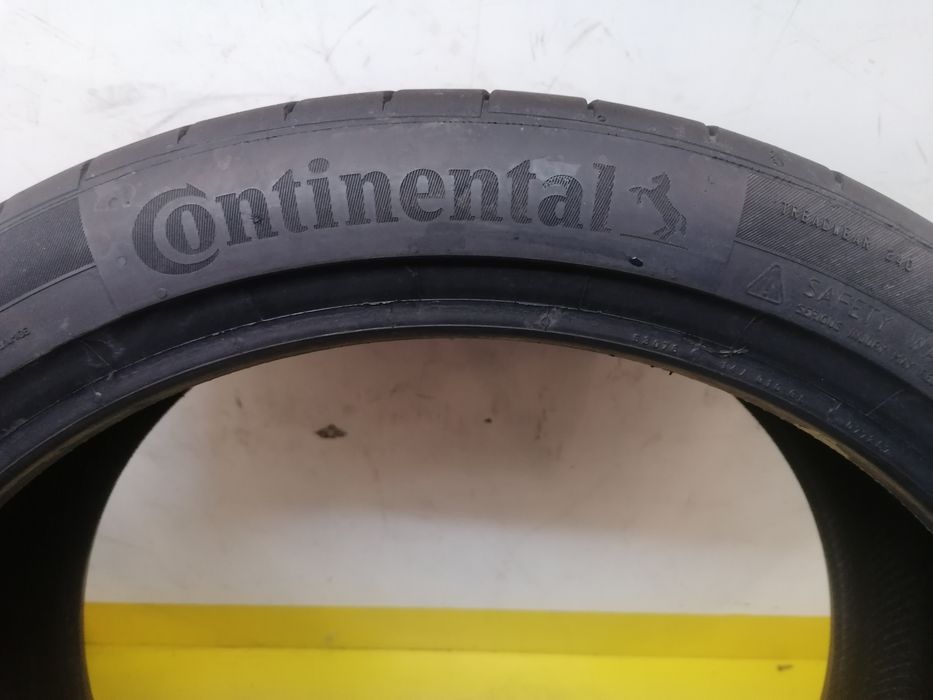 225/40/19.2* Continental vara 93y  dot 3017.     4,,88mm