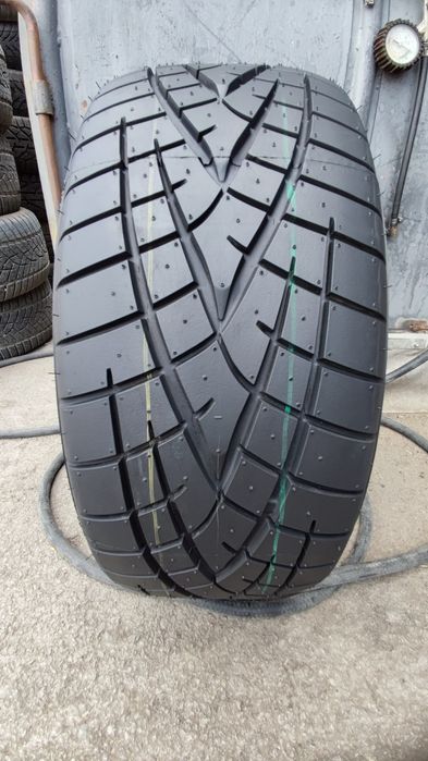 1бр. лятна гума 195/50/15 Toyo Proxes R1-R
7.7mm
Много добро състояние