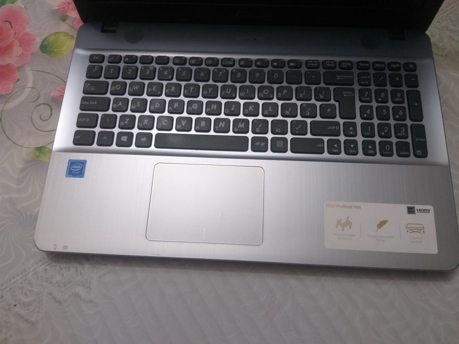 Noutbuk  ASUS X541S