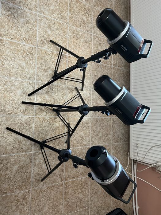 Godox MS300V 3 броя чисто нови светкавици