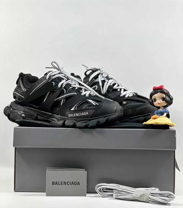 balenciaga track 3