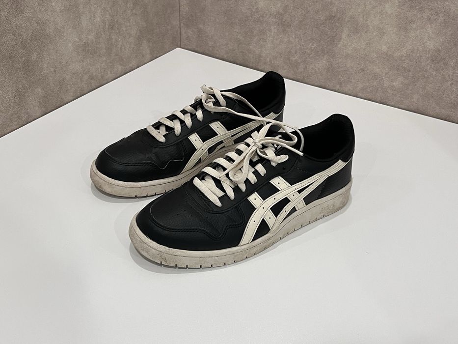 Продавам обувки adidas asics