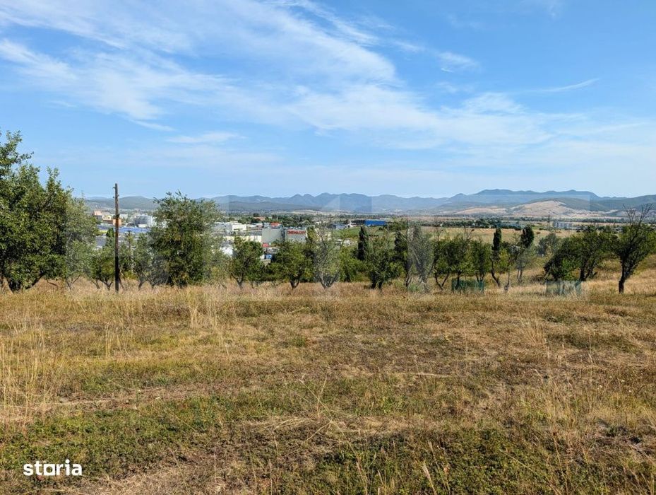 Teren intravilan de vanzare, 1400 mp, zona Zavoi