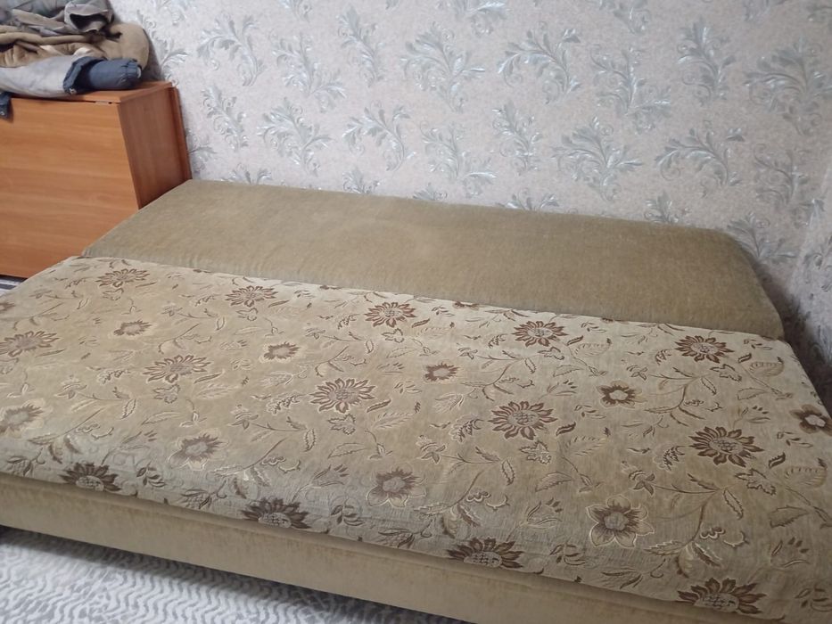Продам диван срочно