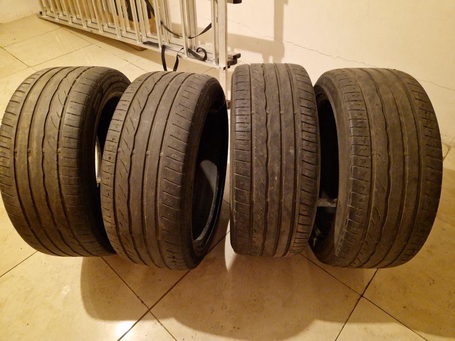 Продам летние шины размеры 21/45/265