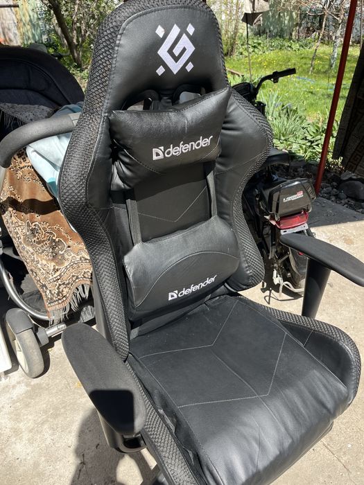 Игровое кресло Defender