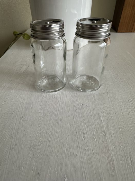 Солници IKEA 2 бр. за 2.99 лв. общо