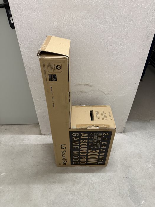 Soundbar LG S40Q, 2.1, 300W, Bluetooth, Wireless Subwoofer, Black