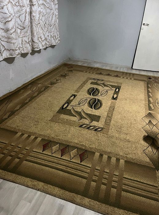Продам палас в хорошем состояние