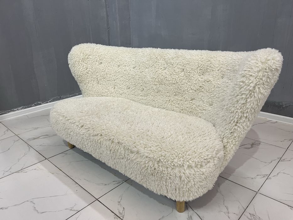 Диван плюшевый