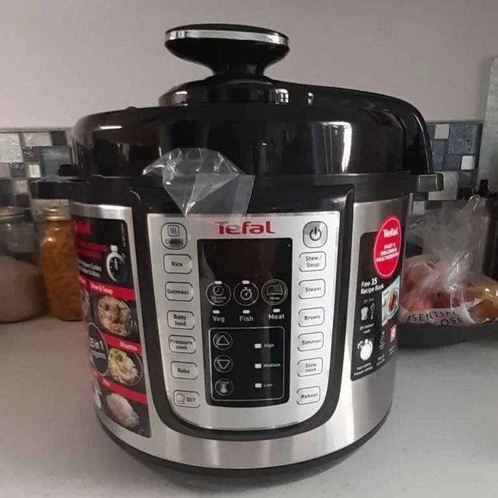 Multicoocker sub presiune  Tefal CY505E30 6 l, 25 programe, nou