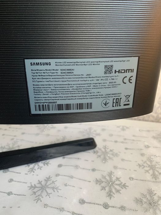 Изогнутый Led монитор Samsung