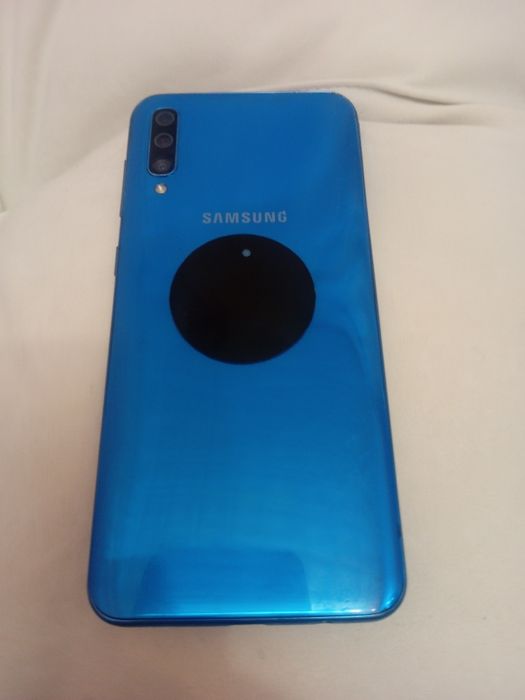 Samsung A 50 на 128 гб.