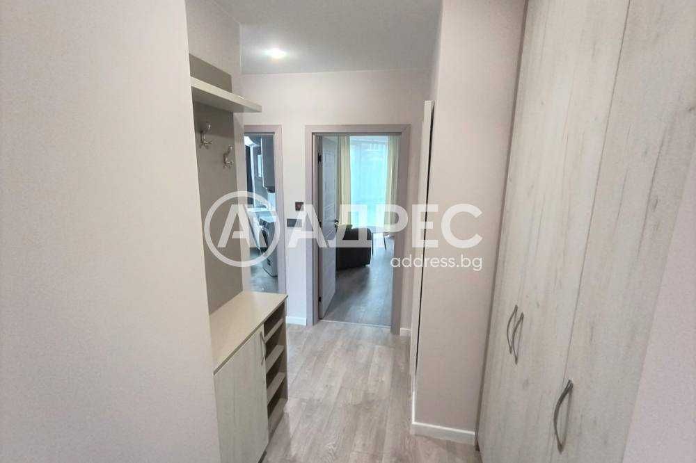 Дава се под наем Тристаен апартамент в Разград, Център - 81 кв.м за 511 € - Снимка #9