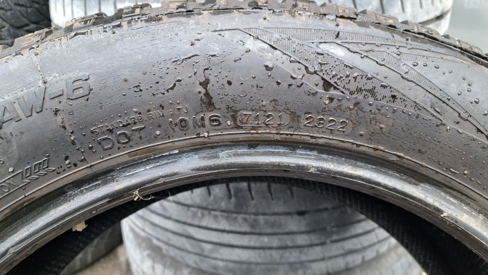 2 бр всесезонни гуми 215 55 17