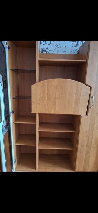 Продам шкаф      б/у  недорого