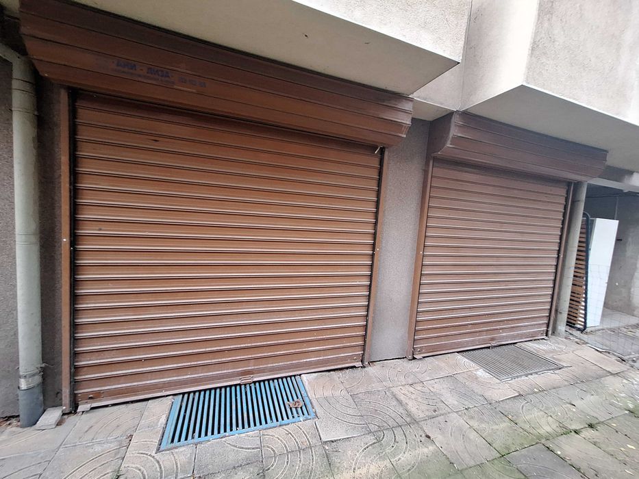 Два гаража в района на социалните