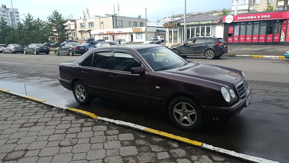 Продам Мерседес в 210 кузове