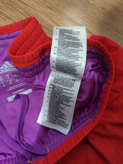 Pantaloni scurți de damă Adidas mărimea S/M