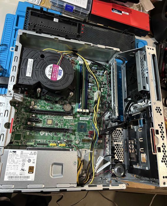 Desktop PC Lenovo ThinkCentre M920s SFF i3-8100
