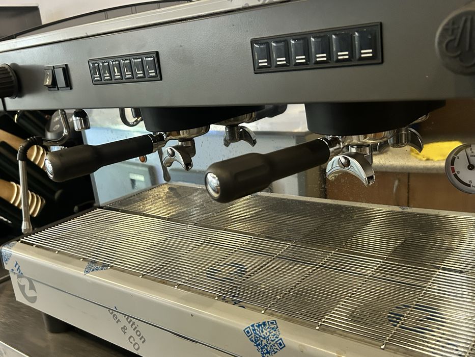 кофемашина robustezza ST2E - ST2E COMPACT и кофемолка cunill