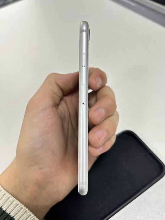 iPhone 8 хорошим состоянии