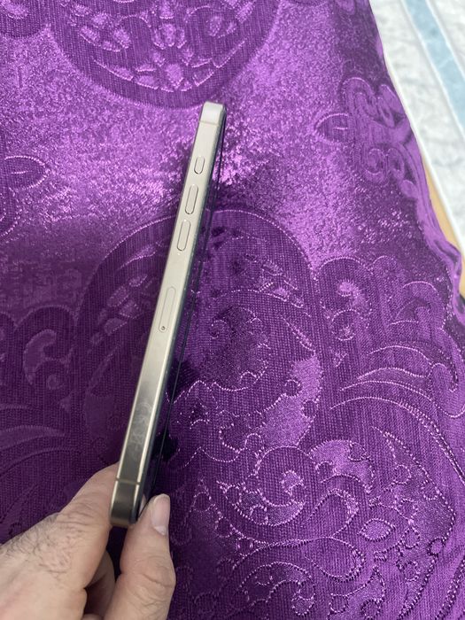 Айфон 16 про макс почти новый