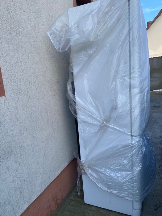 Combina indesit albă