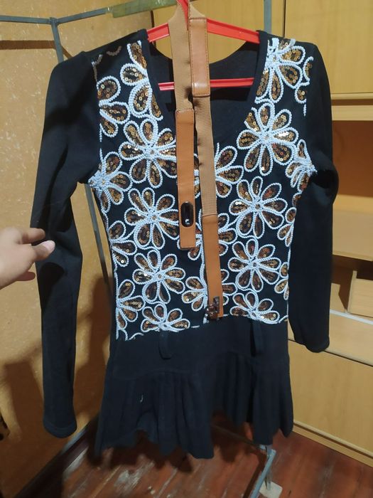 Продам платья все по 100тысяч