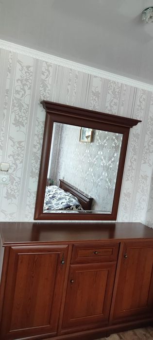 Продам шкаф и туалетный столик.