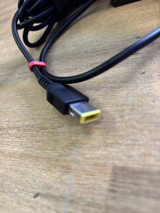 Incarcator+adaptor laptop LENOVO P1 Gen 7, nefolosit