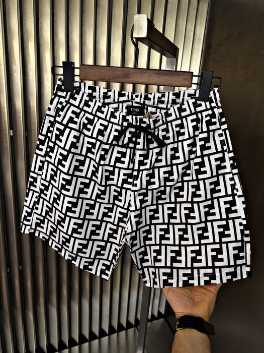 Мъжки бански различни модели